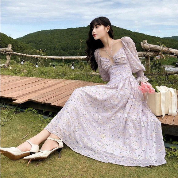 Floral Puff-Sleeve Midi Dress - Picture 6 of 8